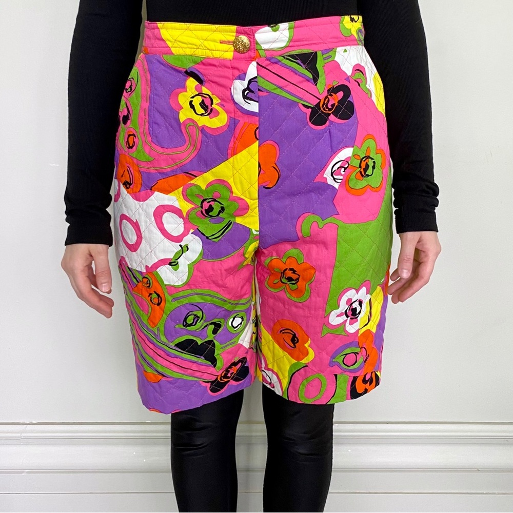 Vintage Rena Lange quilted multicolour patterned high-waisted shorts. 🩷